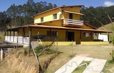 Imagem: A chácara possui 4 Dormitórios, 1.000m² de Área e está