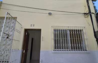Imagem: A casa possui 3 Dormitórios, 2 Suítes, 3 Banheiros, 80m²
