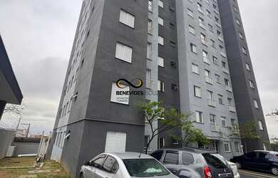 Imagem: O apartamento possui 2 Dormitórios, 1 Banheiro, 1 Vaga na garagem