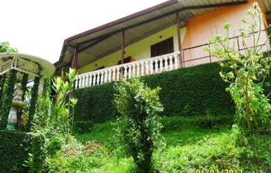 Imagem: A fazenda possui 4 Dormitórios, 4 Suítes, 5 Banheiros, 10