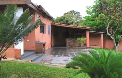 Imagem: A chácara possui 2 Dormitórios, 1 Suíte, 1 Banheiro, 10.000m²