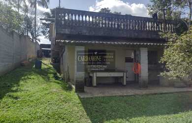 Imagem: A chácara possui 4 Dormitórios, 1 Suíte, 1 Banheiro, 1.920m²