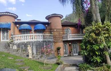 Imagem: A fazenda possui 6 Dormitórios, 3 Suítes, 2 Banheiros, 10