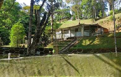 Imagem: A chácara possui 2 Dormitórios, 1 Banheiro, 7 Vagas na garagem