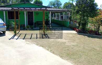 Imagem: A chácara possui 3 Dormitórios, 2 Banheiros, 10 Vagas na garagem