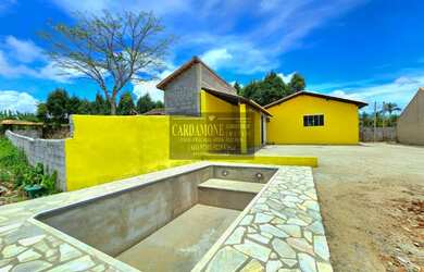 Imagem: A chácara possui 3 Dormitórios, 1 Suíte, 2 Banheiros, 4 Vagas