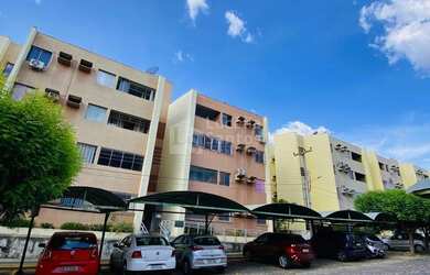 Imagem: O apartamento possui 3 Dormitórios, 1 Suíte, 1 Banheiro, 1