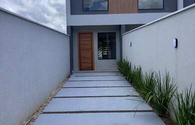 Imagem: A casa possui 2 Suítes, 80m² de Área Privada e está localizado