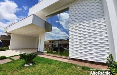 Imagem: A casa em condomínio possui 3 Dormitórios, 3 Suítes, 5 Banheiros