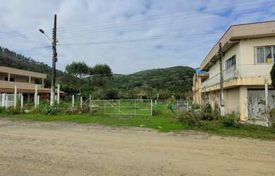 Imagem: O terreno possui 27.426m² de Área Privada e está localizado