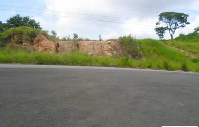 Imagem: O terreno possui 750m² de Área Privada e está localizado