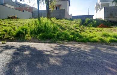 Imagem: O terreno possui 616m² de Área Privada e está localizado