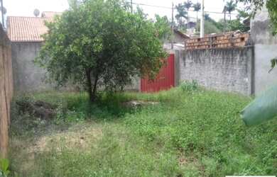 Imagem: O terreno possui 215m² de Área Privada e está localizado