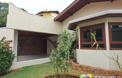 Imagem: A casa em condomínio possui 4 Dormitórios, 2 Suítes, 4 Banheiros