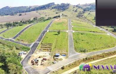 Imagem: O terreno possui 162m² de Área Privada, Imóvel novo e está