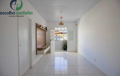 Imagem: O apartamento possui 2 Dormitórios, 1 Suíte, 2 Banheiros