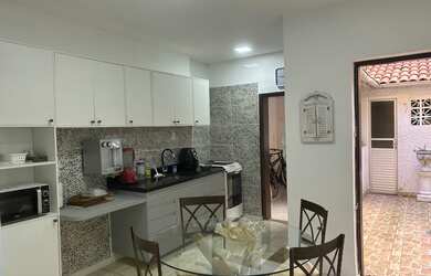 Imagem: A casa possui 3 Dormitórios, 1 Suíte, 3 Banheiros e 120m²