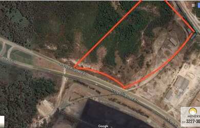 Imagem: O terreno possui 42.000m² de Área Privada e está localizado