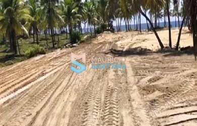 Imagem: O terreno possui 11.000m² de Área Privada e está localizado