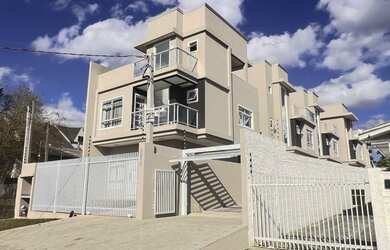 Imagem: A casa possui 3 Dormitórios, 1 Suíte, 3 Banheiros, 1 Vaga