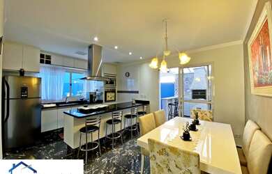 Imagem: A casa em condomínio possui 3 Dormitórios, 3 Suítes, 3 Banheiros