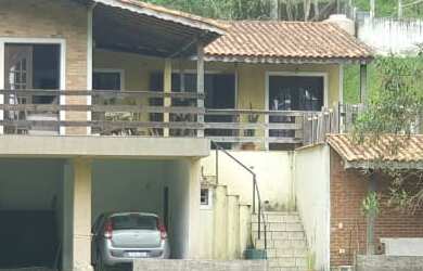 Imagem: A casa em condomínio possui 3 Dormitórios, 2 Suítes, 4 Banheiros