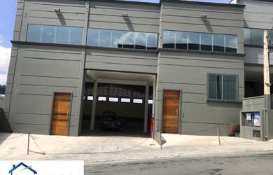 Imagem: O depósito possui 2 Banheiros, 6 Vagas na garagem, 1.443m²