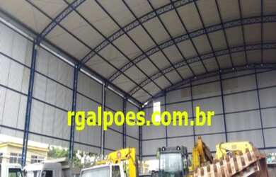 Imagem: O depósito possui 2 Banheiros, 2.350m² de Área e está localizado