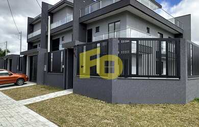 Imagem: A casa possui 3 Dormitórios, 1 Suíte, 3 Banheiros, 2 Vagas