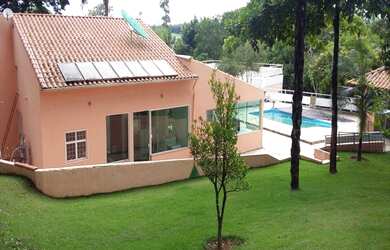 Imagem: A chácara possui 5 Dormitórios, 3 Suítes, 3 Banheiros, 3