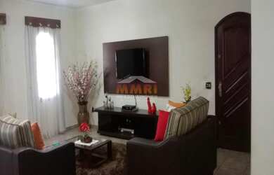 Imagem: A casa possui 3 Dormitórios, 1 Suíte, 1 Banheiro, 3 Vagas