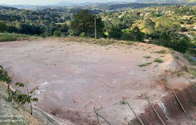 Imagem: O terreno possui 1000m² de Área Privada e está localizado