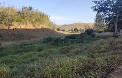 Imagem: O terreno possui 1.760m² de Área Privada e está localizado