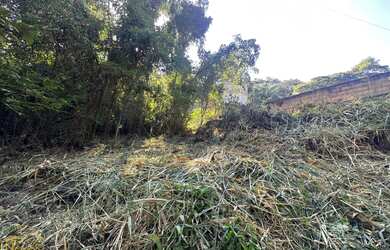 Imagem: O terreno à venda possui 1000m² de Área Privada e está localizado