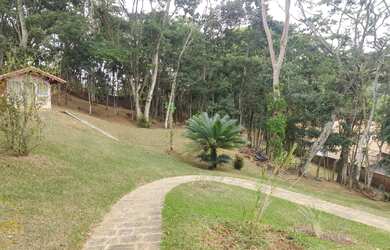 Imagem: O terreno à venda possui 3206m² de Área Privada e está localizado