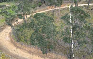 Imagem: O terreno possui 738m² de Área Privada e está localizado