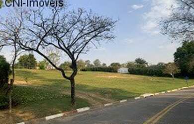 Imagem: O terreno possui 3.304m² de Área e está localizado em Vila