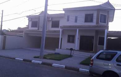 Imagem: A casa em condomínio possui 3 Dormitórios, 3 Suítes, 5 Banheiros