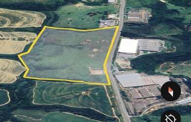 Imagem: O terreno possui 416.000m² de Área Privada e está localizado