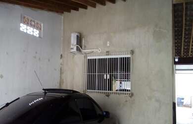 Imagem: A casa possui 3 Dormitórios, 1 Suíte, 2 Banheiros, 2 Vagas