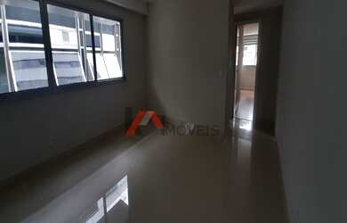 Imagem: O apartamento possui 2 Dormitórios, 1 Suíte, 2 Vagas na garagem