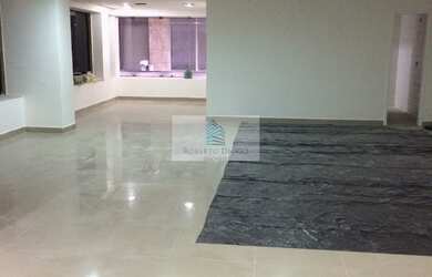 Imagem: A loja possui 2 Banheiros, 115m² de Área Privada e está