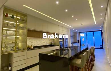 Imagem: A casa possui 3 Dormitórios, 1 Suíte, 3 Banheiros, 2 Vagas