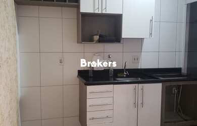 Imagem: O apartamento possui 2 Dormitórios, 1 Suíte, 2 Banheiros