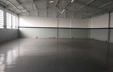 Imagem: O depósito possui 5 Banheiros e 1568m² de Área Privada e