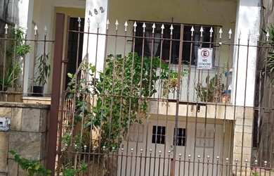 Imagem: A casa possui 5 Dormitórios, 4 Banheiros, 2 Vagas na garagem