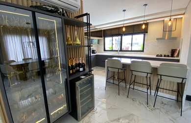 Imagem: 3 dormitórios, 3 suíte, 4 banheiro, 4 vagas na garagem, 335M²