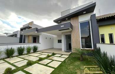 Imagem: A casa possui 3 Dormitórios, 1 Banheiro, 1 Vaga na garagem