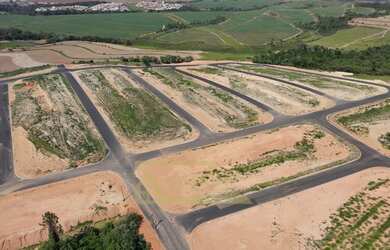 Imagem: O terreno à venda possui 176m² de Área e Imóvel novo e está