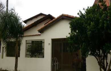 Imagem 2: Casa de 03 Dormitórios Salão Comercial em Porto Feliz/SP